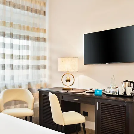 Excelsior Hotel 4*