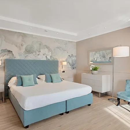 Excelsior Hotel 4*