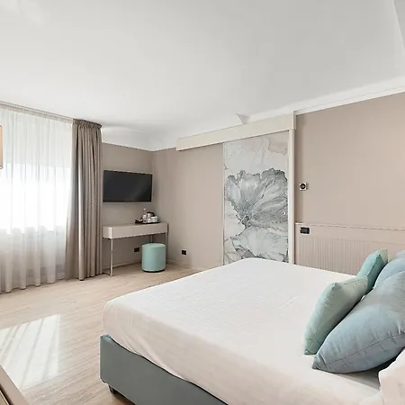 Excelsior Hotel