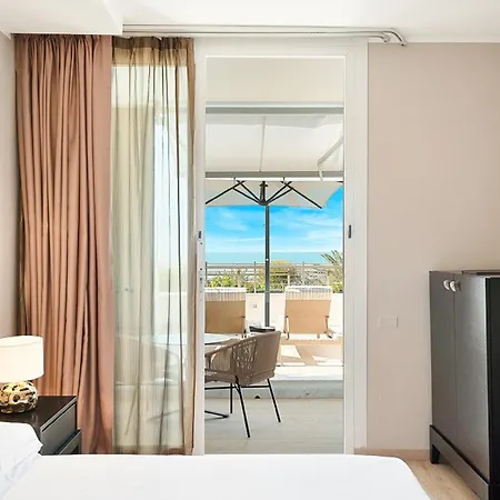 Excelsior Hotel 4*