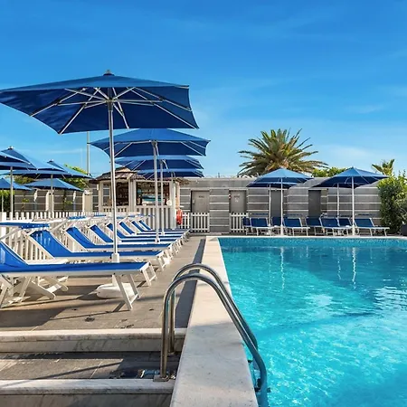 Excelsior Hotel 4*
